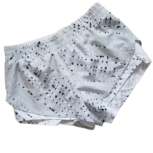 Fabletics Latrice High Performing Medium Shorts Double Layer w/Compression Liner - Picture 2 of 8